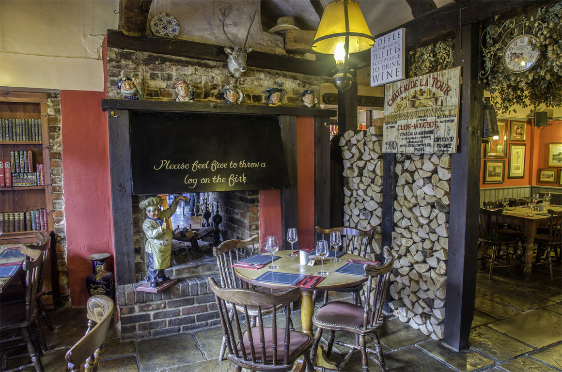 Double sided fireplace